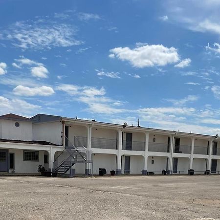 Dilley Executive Inn מראה חיצוני תמונה