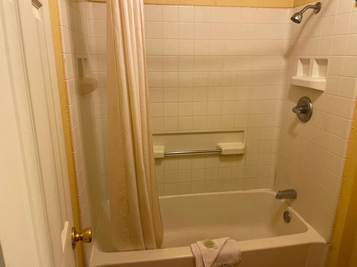 Dilley Executive Inn מראה חיצוני תמונה