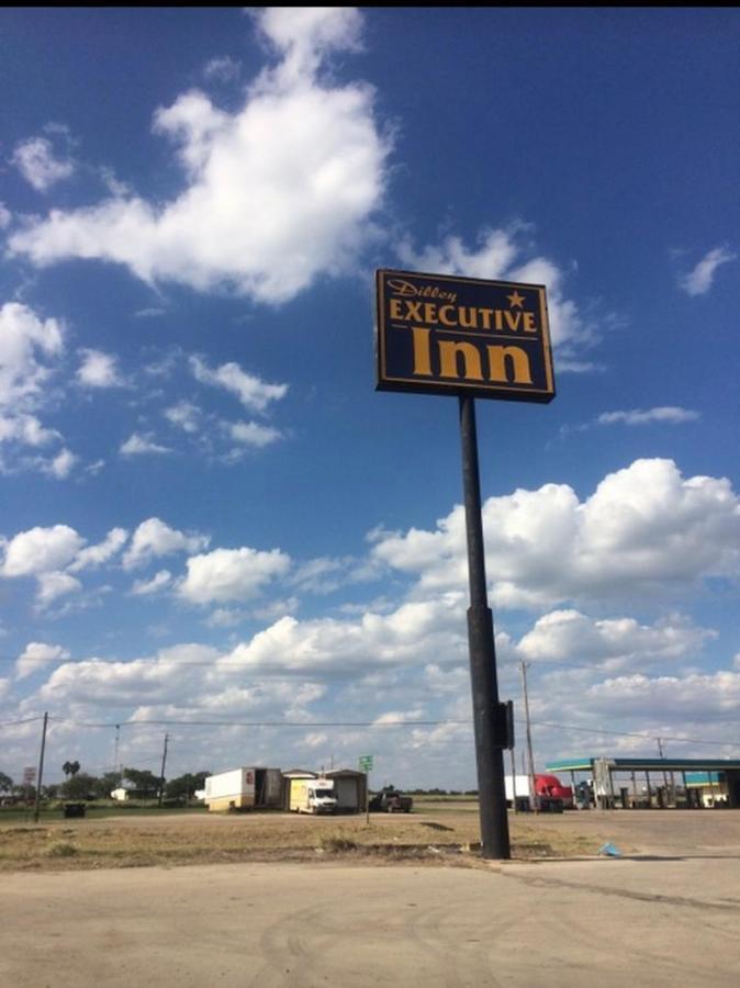 Dilley Executive Inn מראה חיצוני תמונה